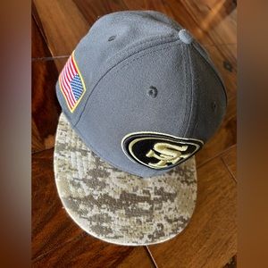 San Francisco 49ers New Era Gray/Camo Salute To Service 59FIFTY Fitted Hat 7 1/8